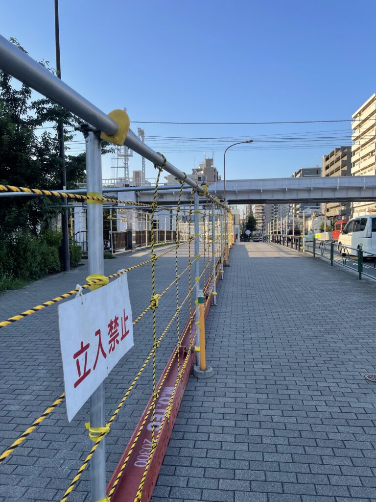 源森橋の安全防護柵